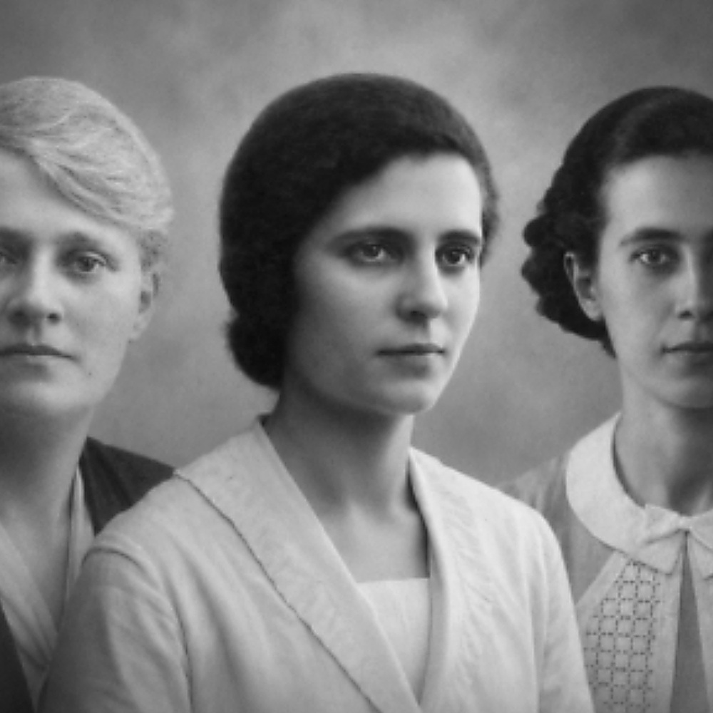 3 r&eacute;sistantes en noir & blanc
