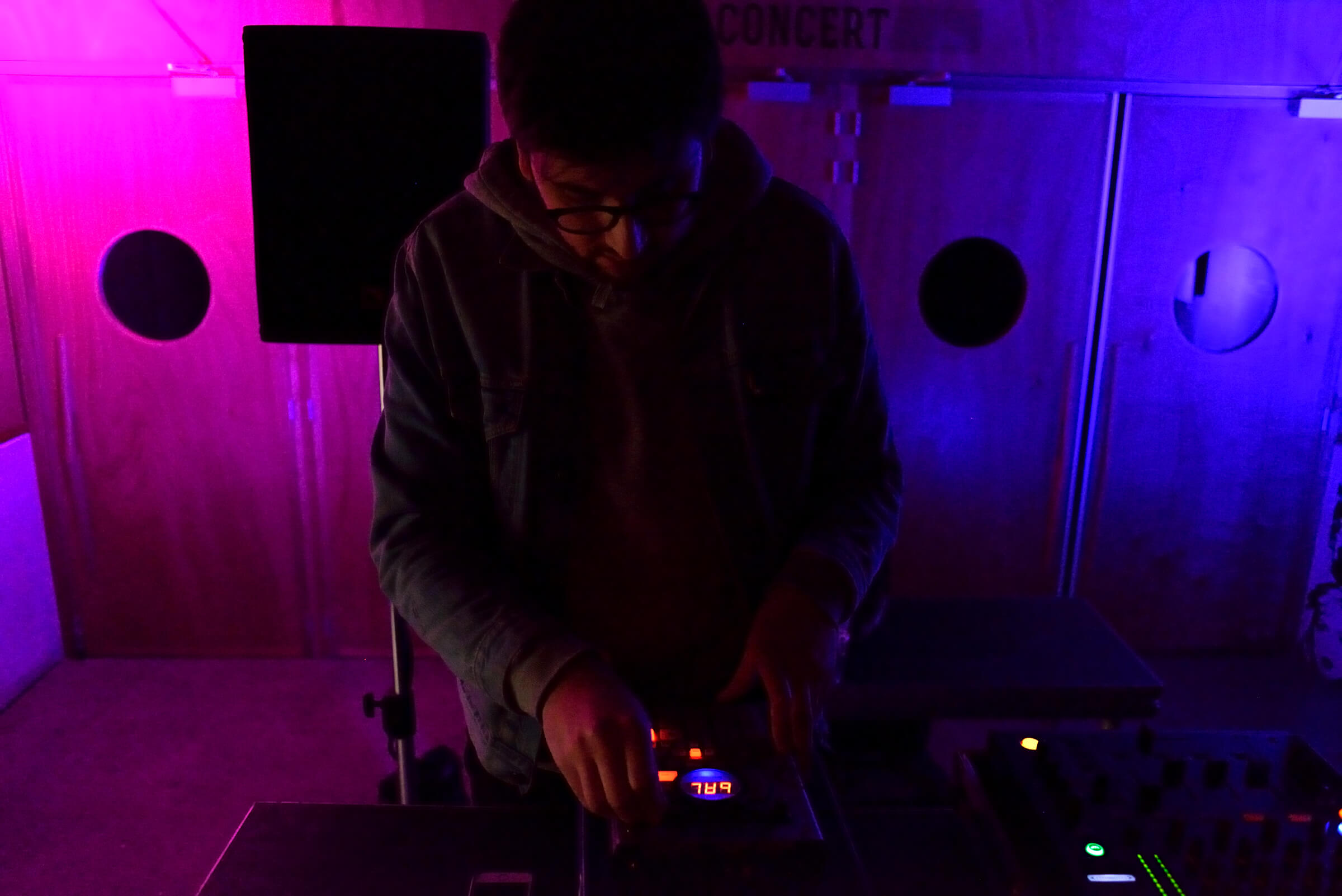 Quatremille FULL COLORZ ET LE METISSAGE MUSICAL