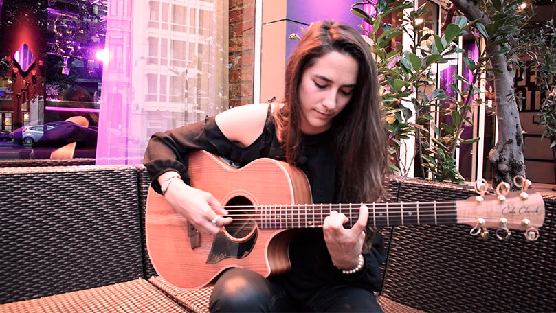 ROMY-GUITARRA-3.jpg
