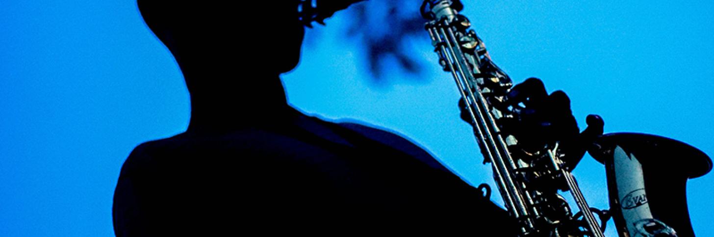 joueur saxophone