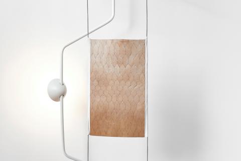 HEBI, UN LUMINAIRE REPTILIEN SIGNÉ DE ANGELIS DESIGN