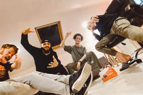 Première session : concentré de hits par LaClique !