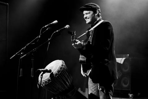 SEBASTIEN HOGGE : BLUES, JAZZ, FUNK &amp; FINGER PICKING